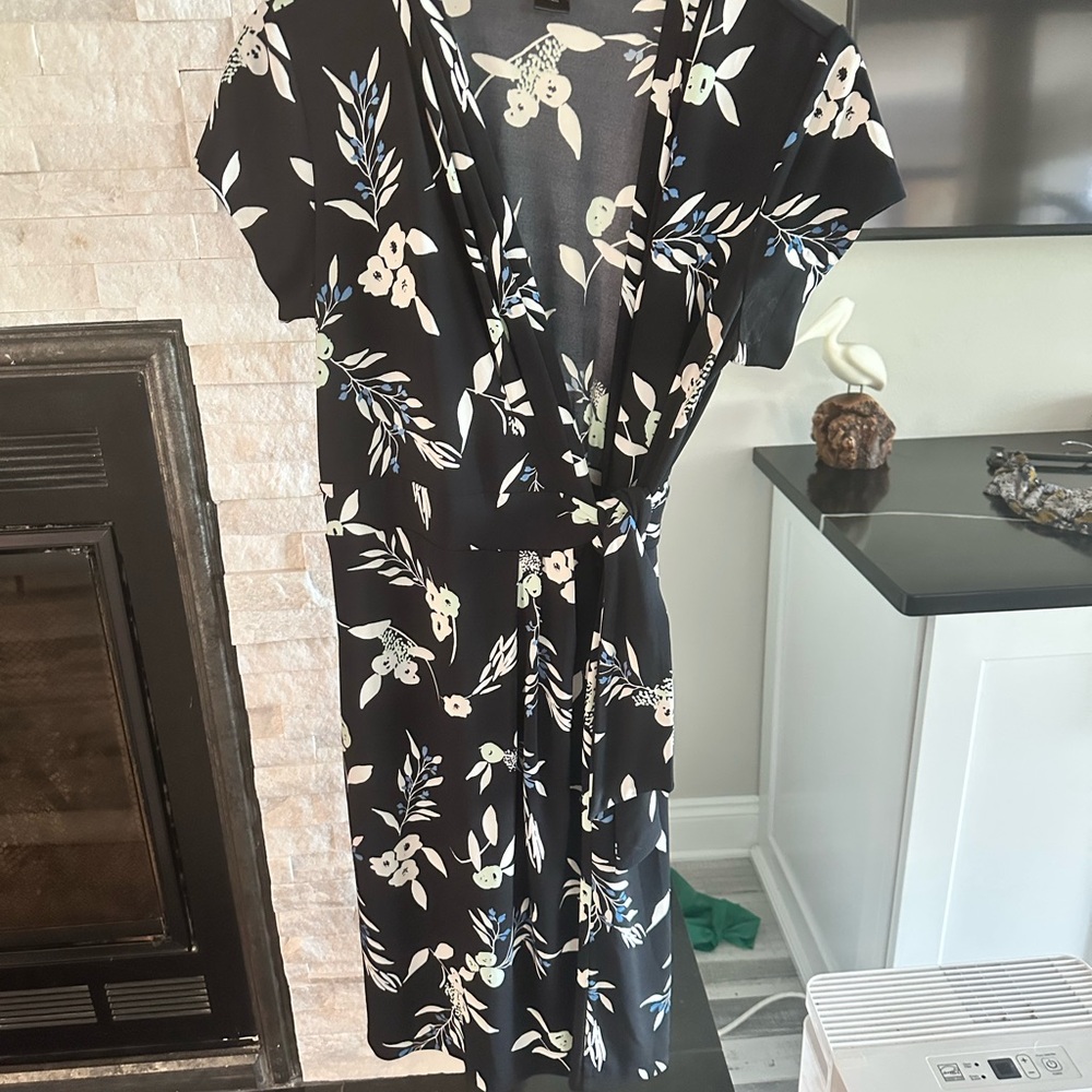 Ann Taylor Factory Black and White Floral Midi Dress